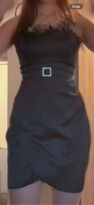 Официална  и елегантна черна рокля с пера