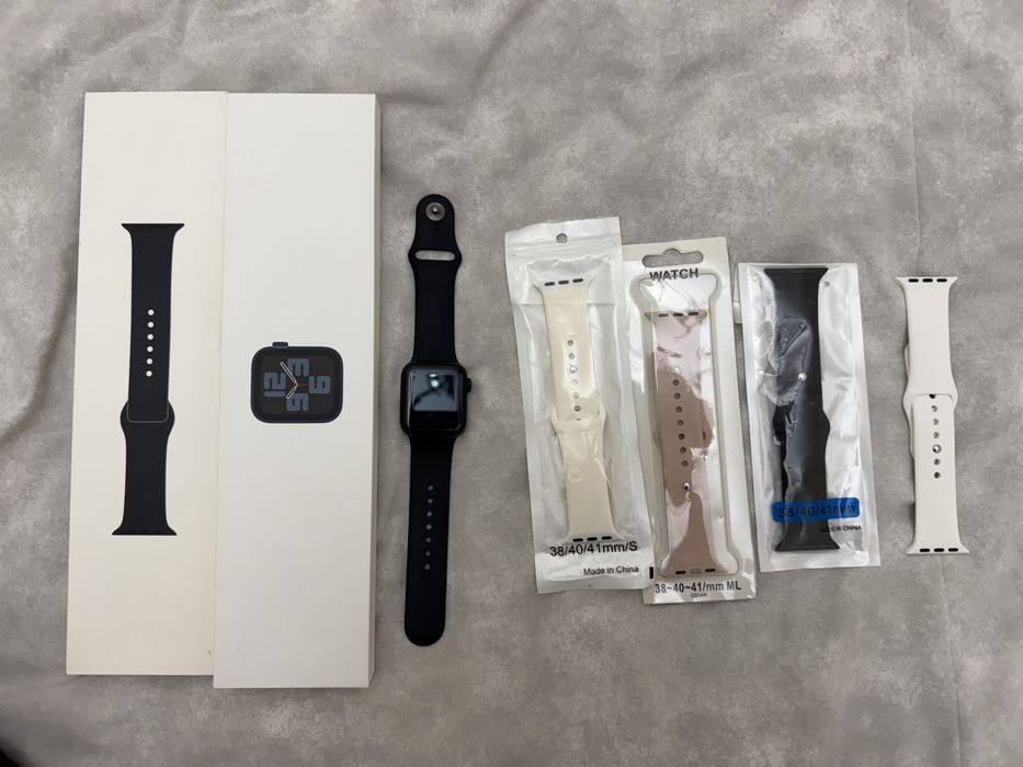Продам часы Apple Watch Se2 40 mm