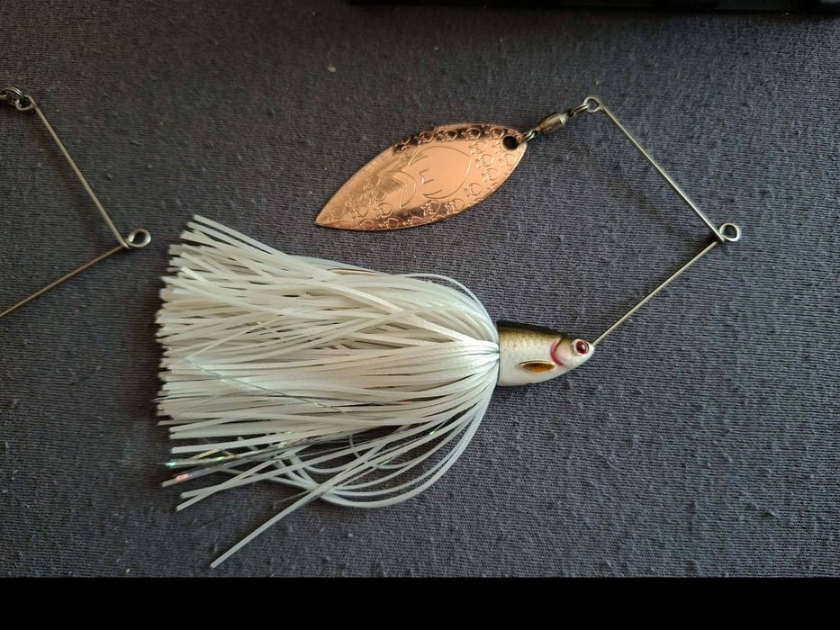 Vand naluci,spinnerbait,broasce,lingurele etc ca nou