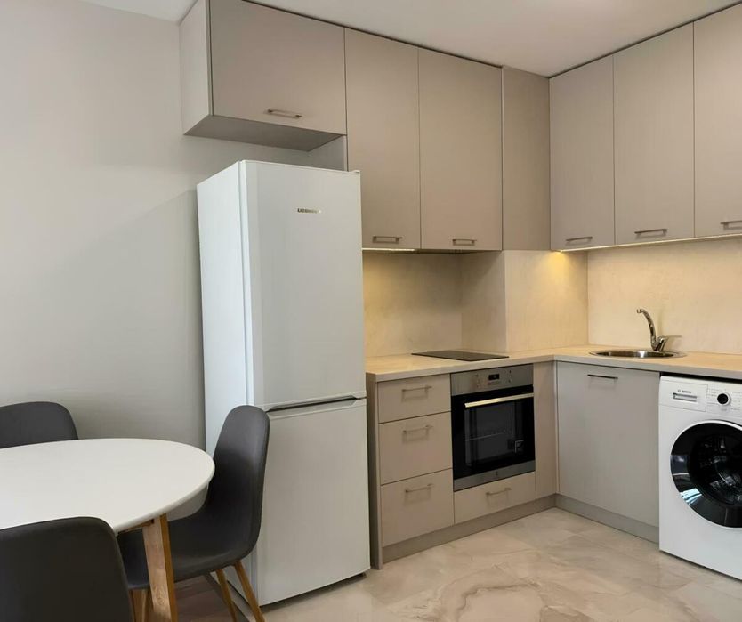 Дава се под наем Двустаен апартамент в София, Малинова долина - 60 кв.м за 663 € - Снимка #1