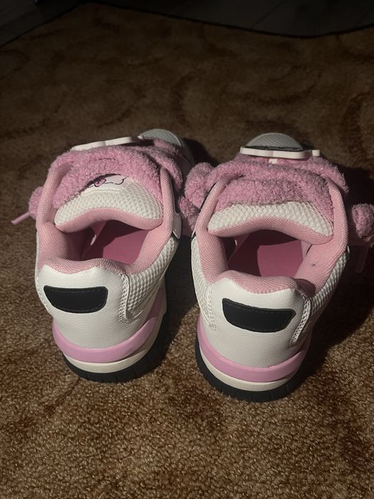 Adidași Bershka Limited Edition – mărimea 36