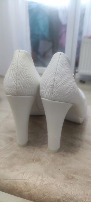 Туфли свадебные белые