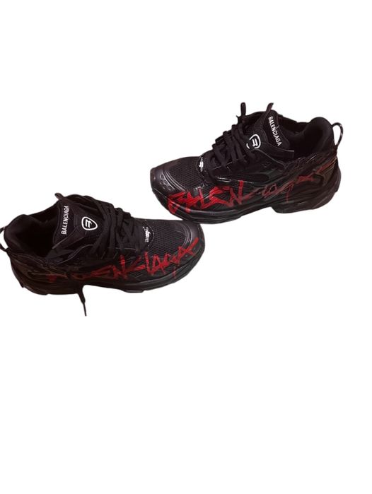 Balenciaga runner graffiti
