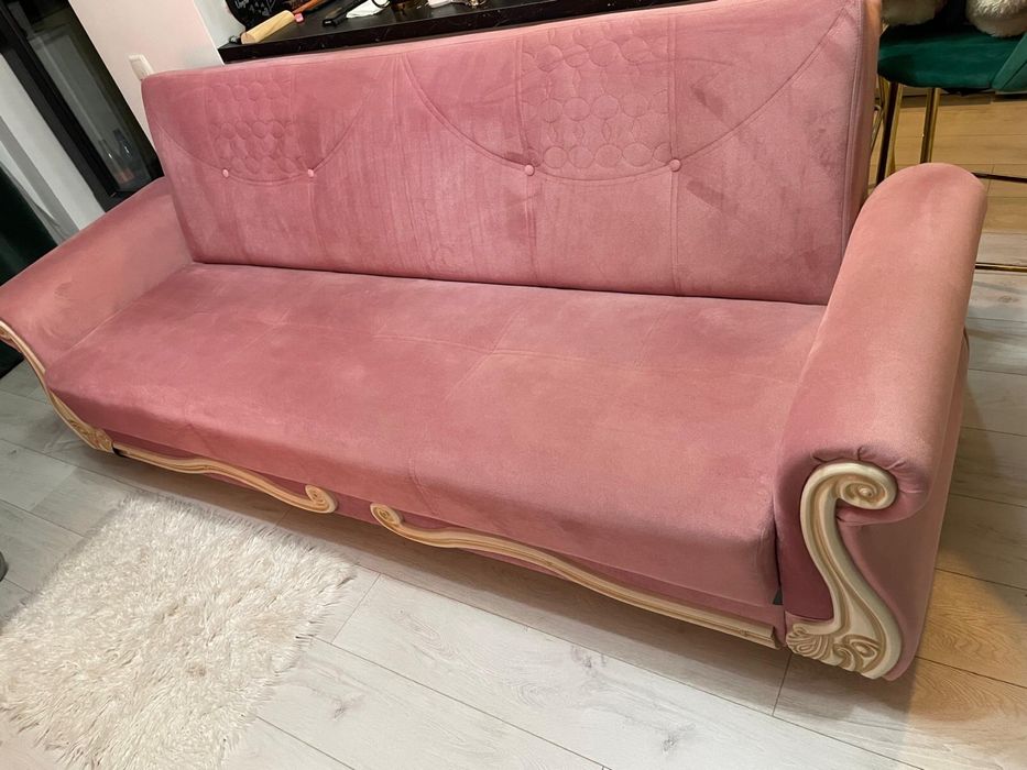 Canapea roz extensibila