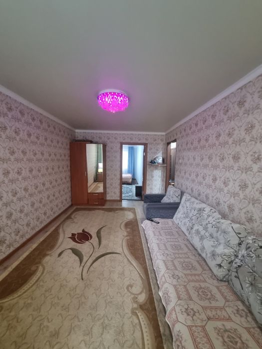 Сдам  2 комн квартиру в центре