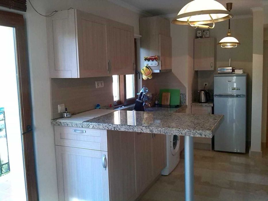 Наемете апартамент двустаен (78 м2).