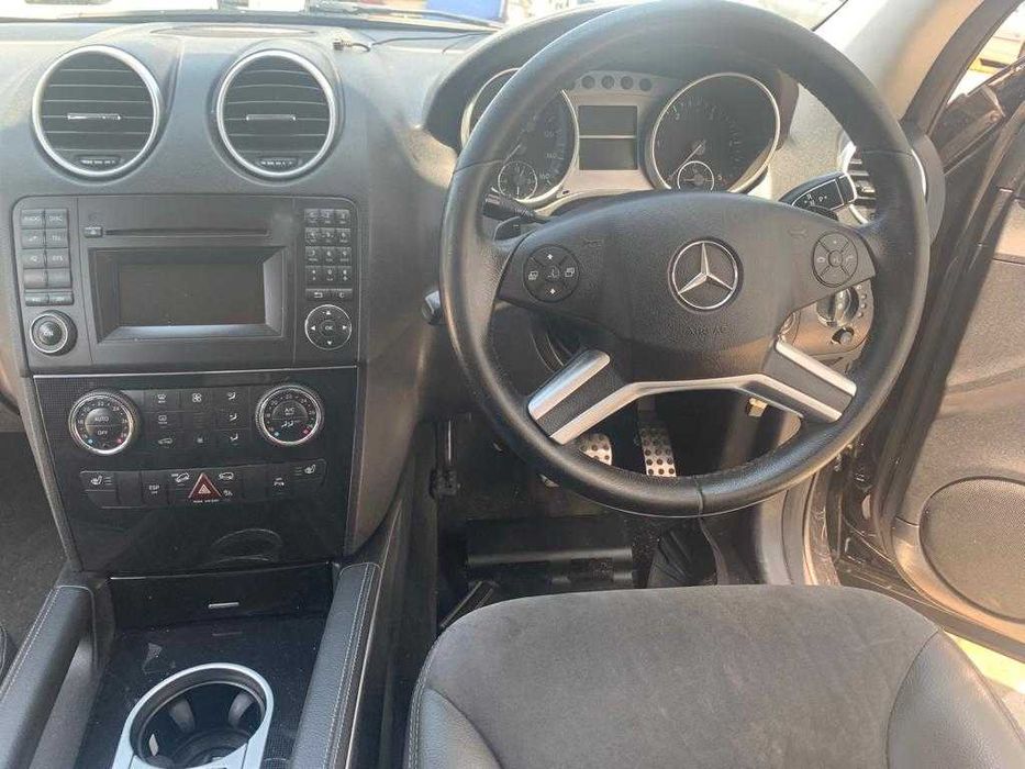 Dezmembrez mercedes ML w164 Face-lift--ml 350D/bara fata ml w164/far/