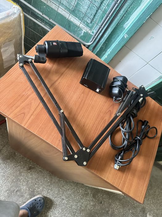 Microfon studio, sE Electronics plus stativ