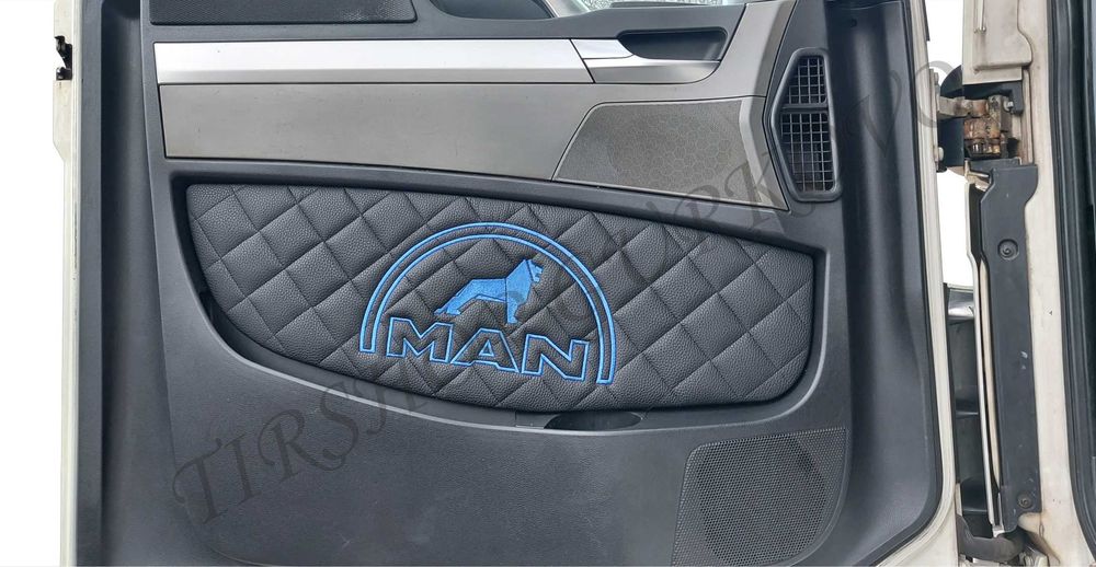 Кожени кори за врати MAN TGX/TGS 2010-2019 година различни цветове