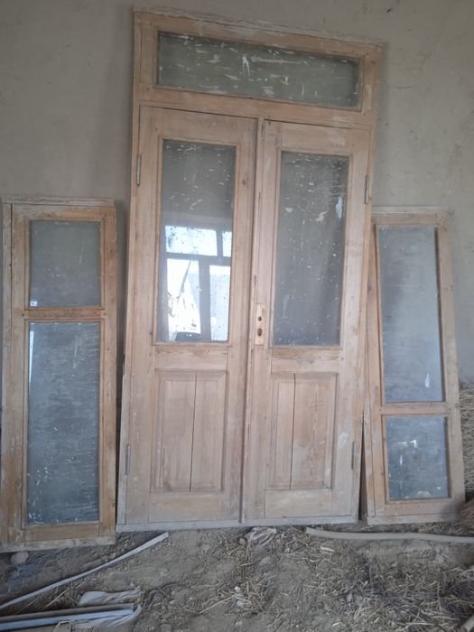 Эшик  дерасаси билан