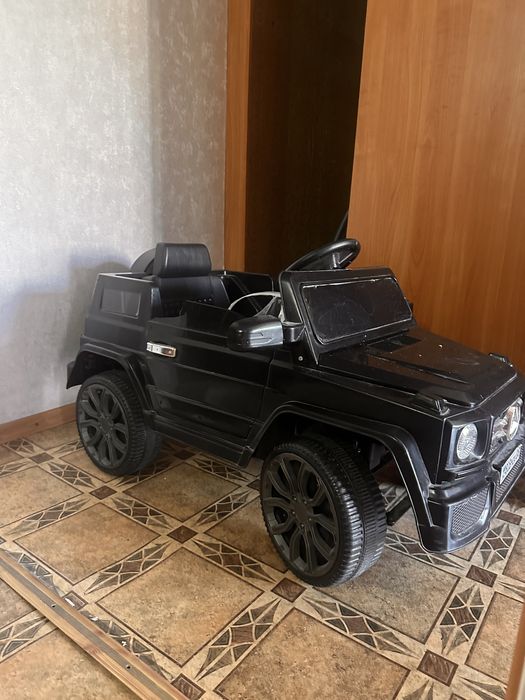 Продам детскую машину