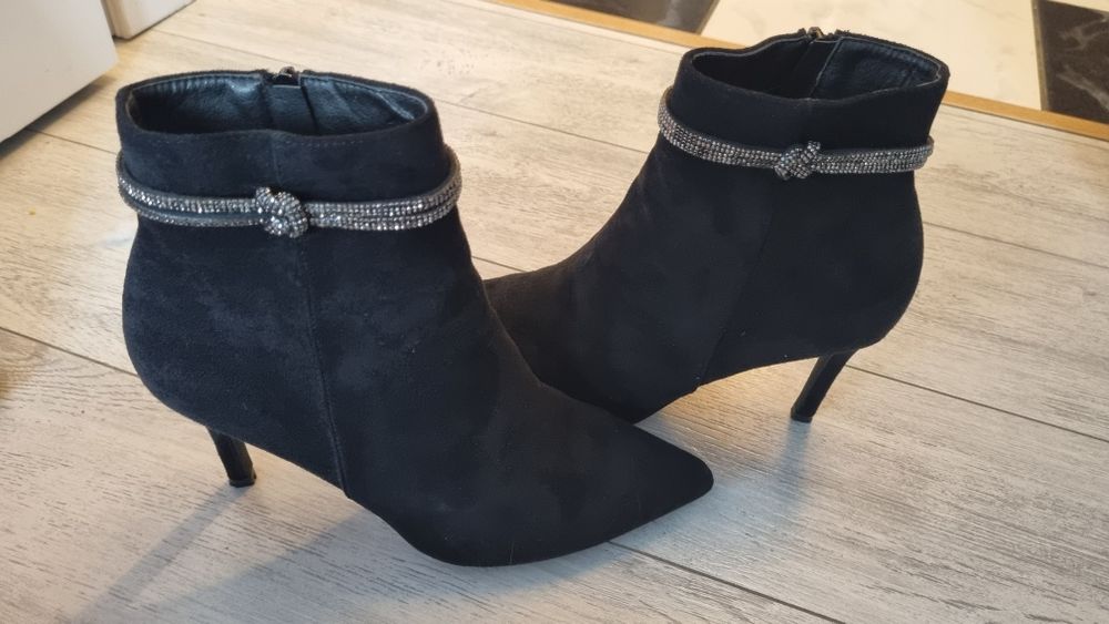 Черни Боти с токче 38 размер