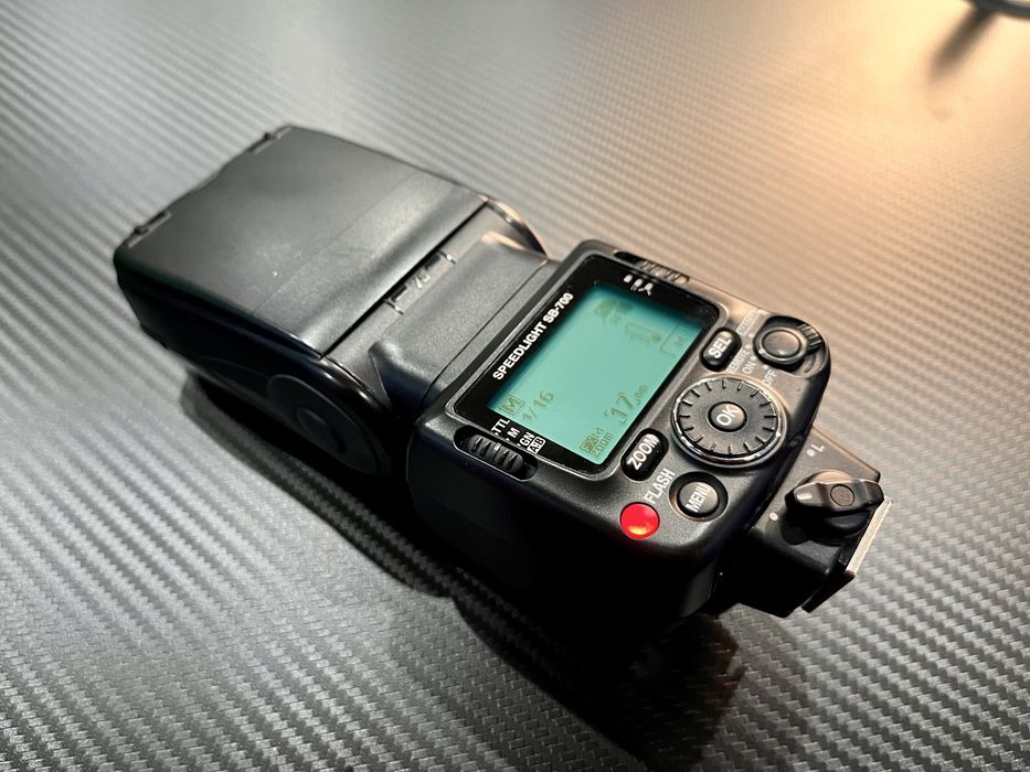 Nikon D600 Full Frame + obiectiv + SB-700 – kit complet