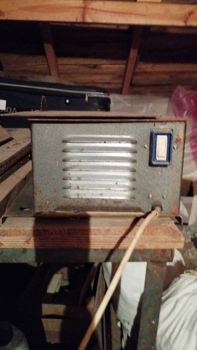 Продавам подвижен настолен циркуляр