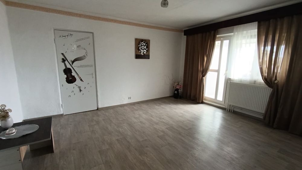 Apartament de vânzare Râmnciu Sărat Toamnei - Piața Centrală