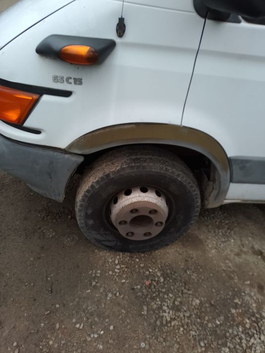 Vind Iveco 65 c15  cu benă