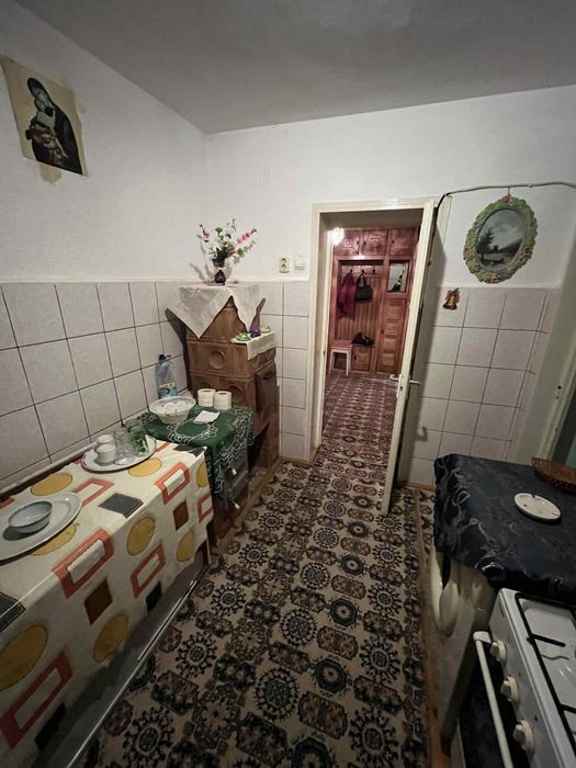Vand apartament ( CITITI DESCRIEREA )