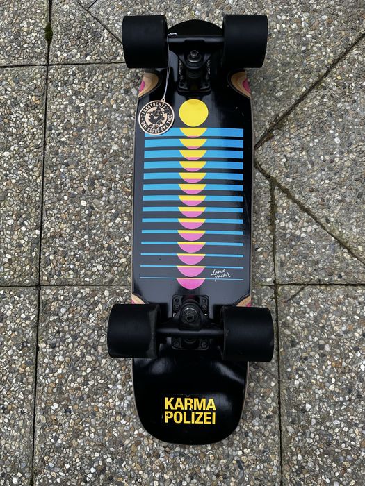 Landyachtz dinghy cruiser