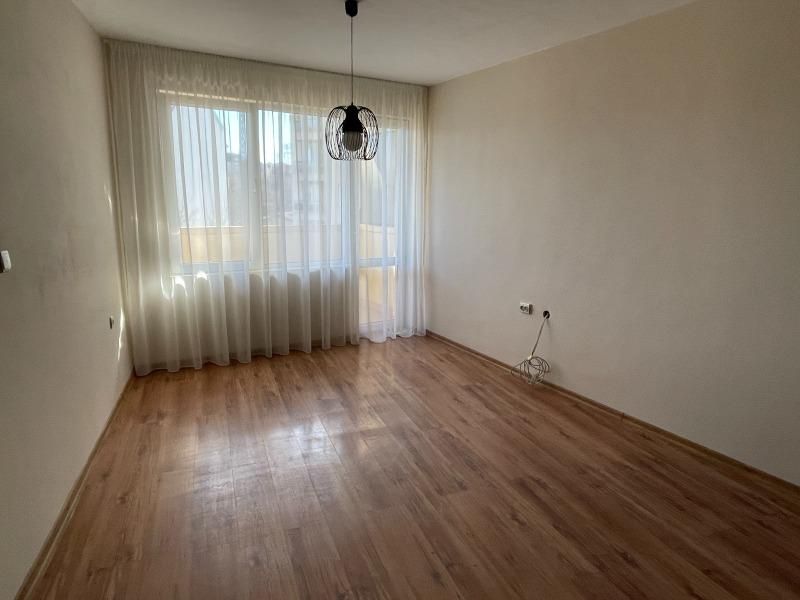 Дава се под наем Едностаен апартамент в София, Подуяне - 38 кв.м за 330 € - Снимка #1