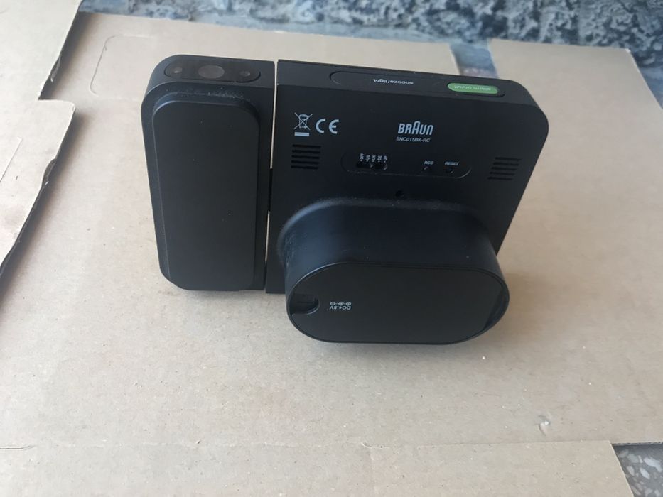 Ceas de Birou Braun cu Proiectie pe Perete BNC015BK-RC Impecabil