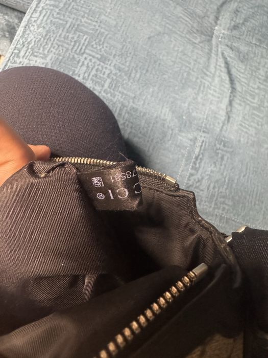 Gucci supreme messenger bag