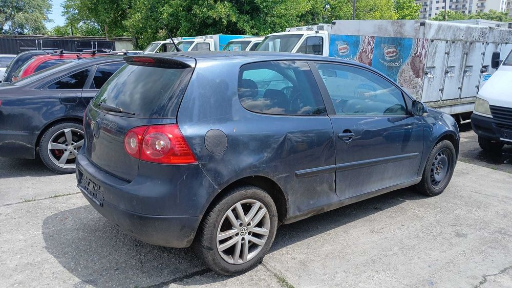 Dezmembrez VW GOLF 5 - 1.6 FSI Din 2008 - BLF