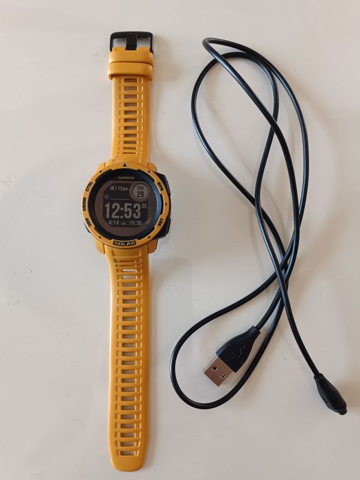 Ударопрочные смарт часы Garmin Instinct Solar Sunburst