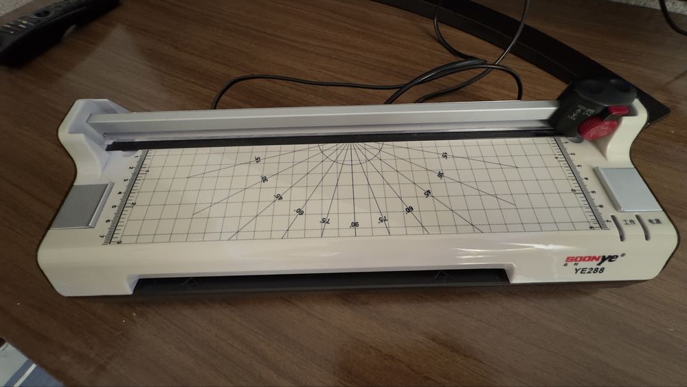 Ламинатор Soonye YE288.