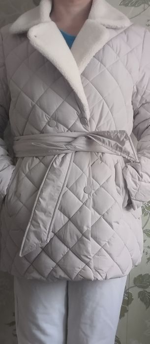Продам куртку женскую