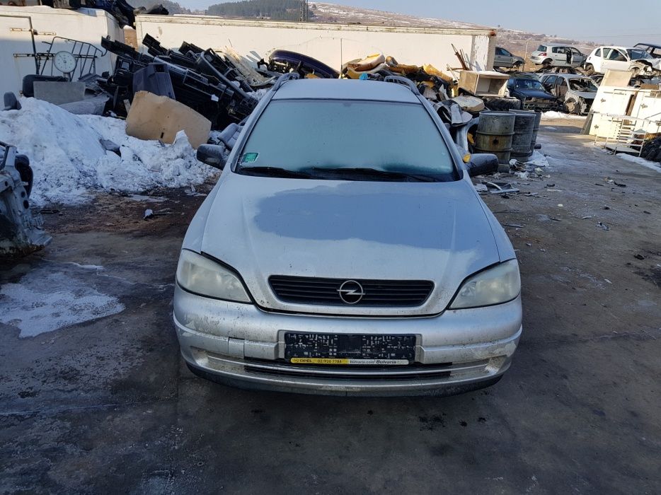 Опел Астра на части