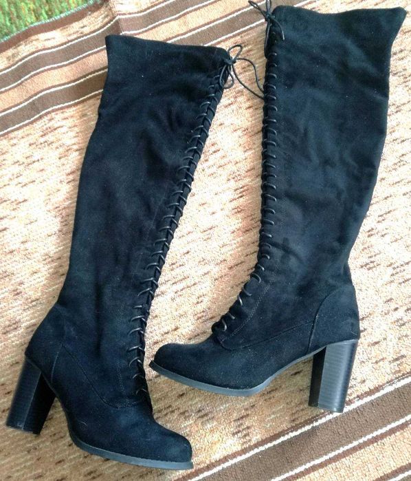 Елегантни велурени чизми