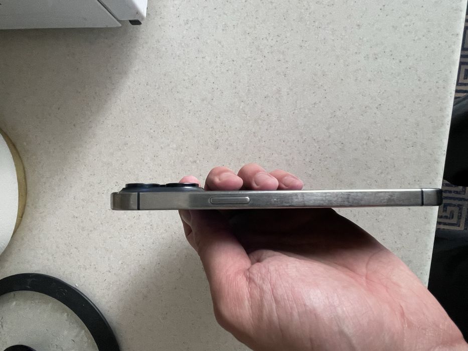 Продам iphone 15 pro max 256gb
