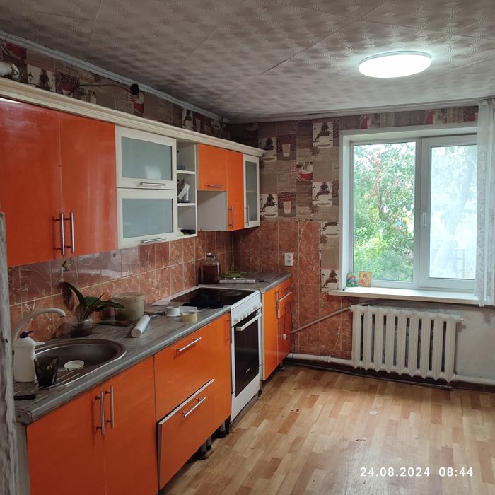 Продается пятикомнатные хороший дом в Черемшанки.