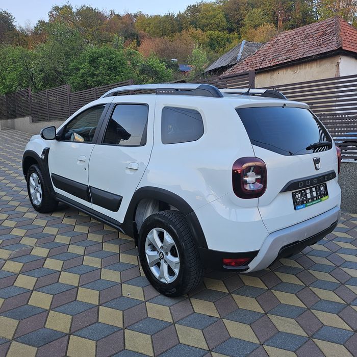 Vând Duster 4x4 benzină 150 de cai