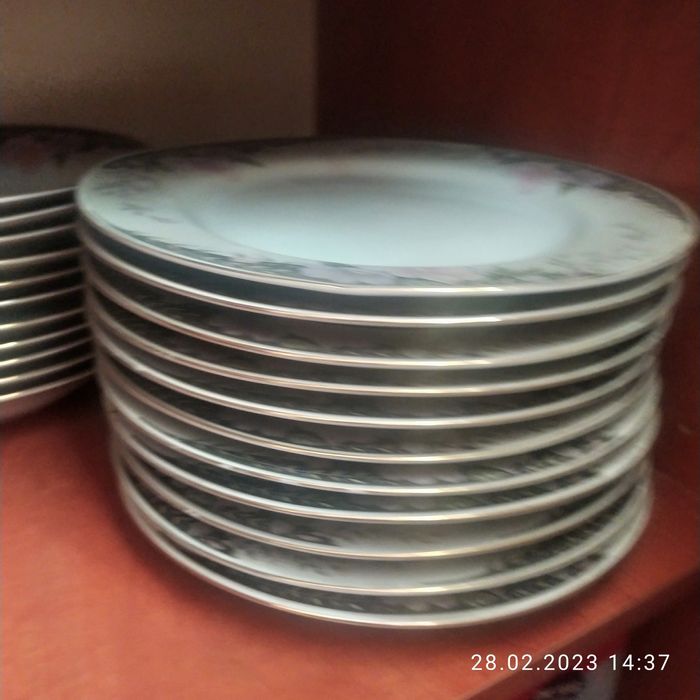 Тарелки разных видов,сервизы