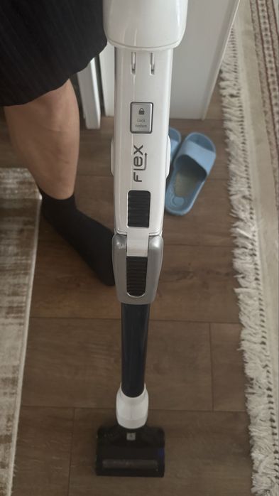 Срочно продаем пылесос Tefal Flex