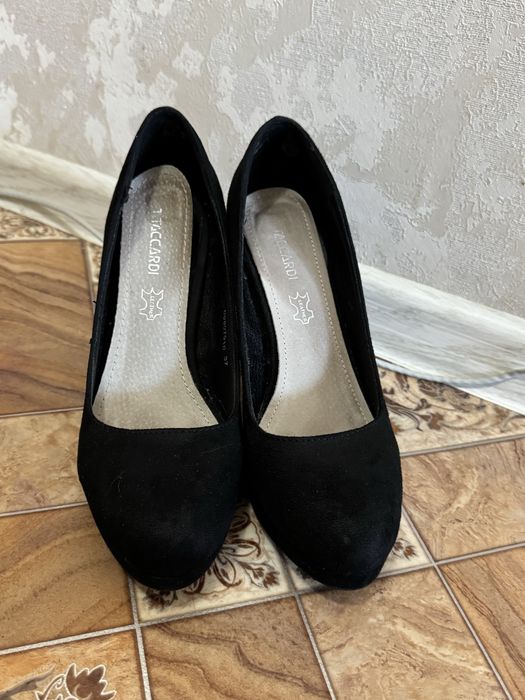 Продам женскую обувь