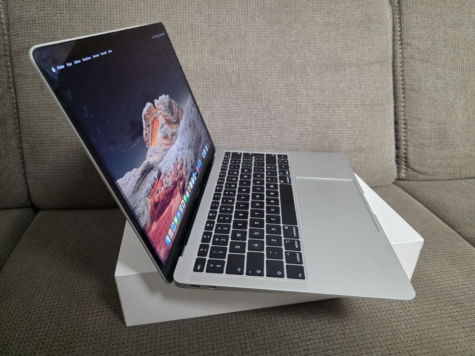Apple MacBook Air Retina