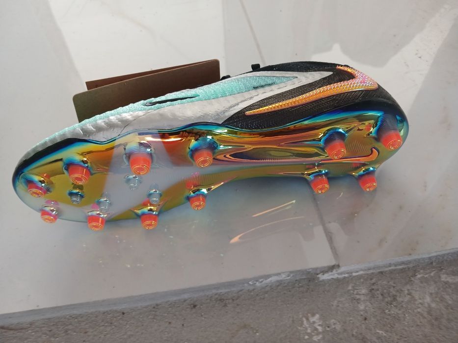 Футболни обувки Nike Phantom 6Low