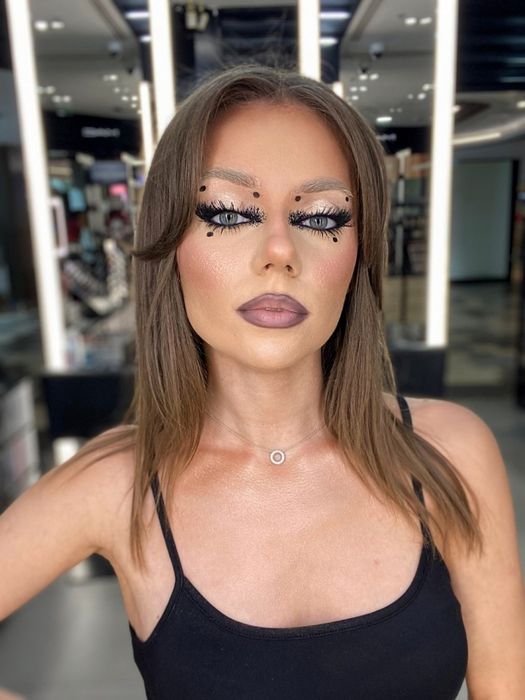 Servicii de make-up/machiaj profesional cu deplasare la domiciliu