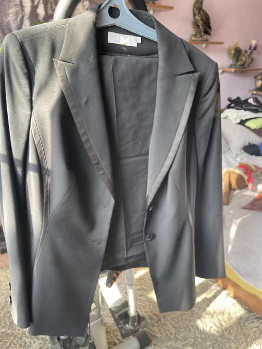 Деловой женский костюм 100% шерсть