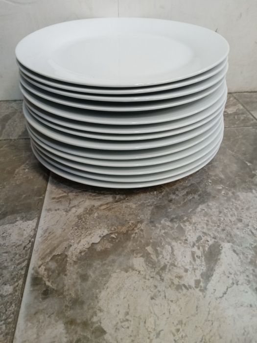 Порцеланови чинии