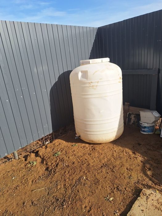 Продам пластиковую бочку