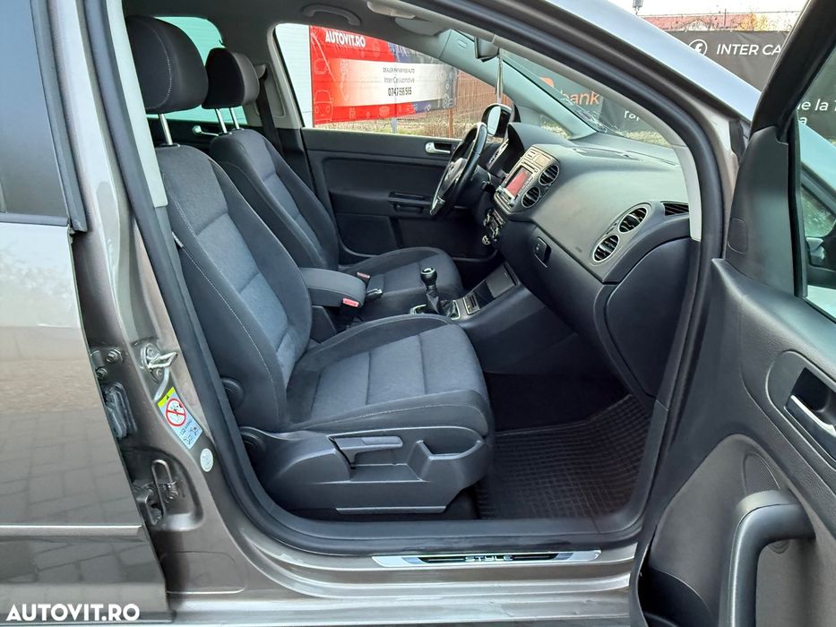 Mașina de vânzare Volskwagen golf plus