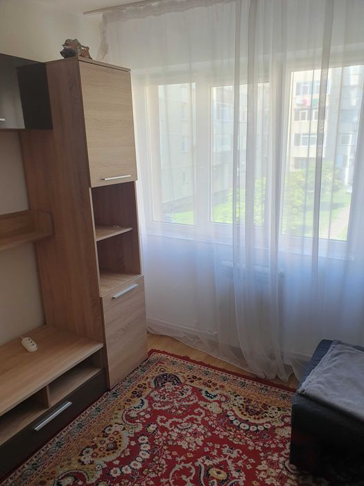 Inchiriez apartament 3 camere in Mărătei !
