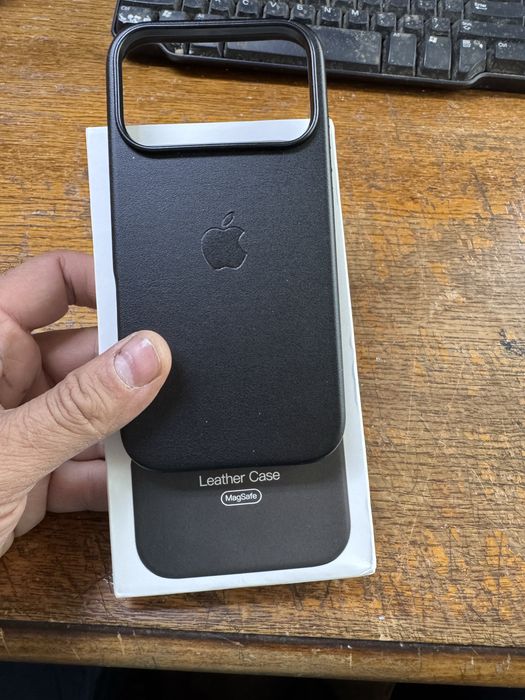 Huse din Piele Iphone 17pro/ 17pro Max/ 17 cu Magsafe