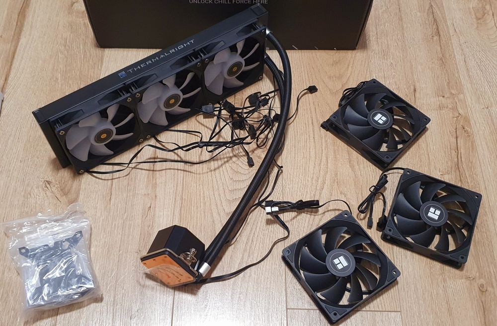 Thermalright Frozen Prism 360 şi Thermalright TL-C12C X3