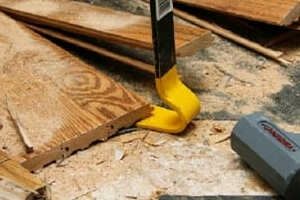 Демонтаж и Вывоз чугунные ВАННЫ.Демонтаж ПОЛА и вывоз мусора..