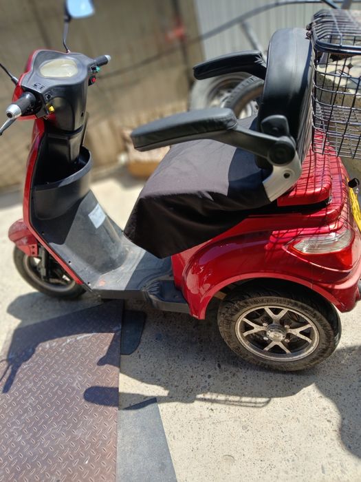 Triciclu electric Volta Vm4