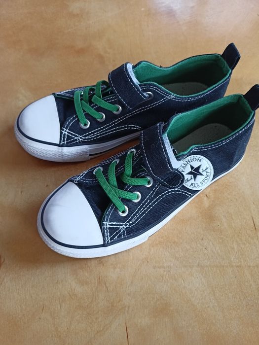 Продам  34 р. Кеды, сандали.